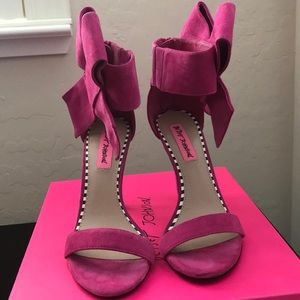 Betsey Johnson Flirtyy Fuchsia